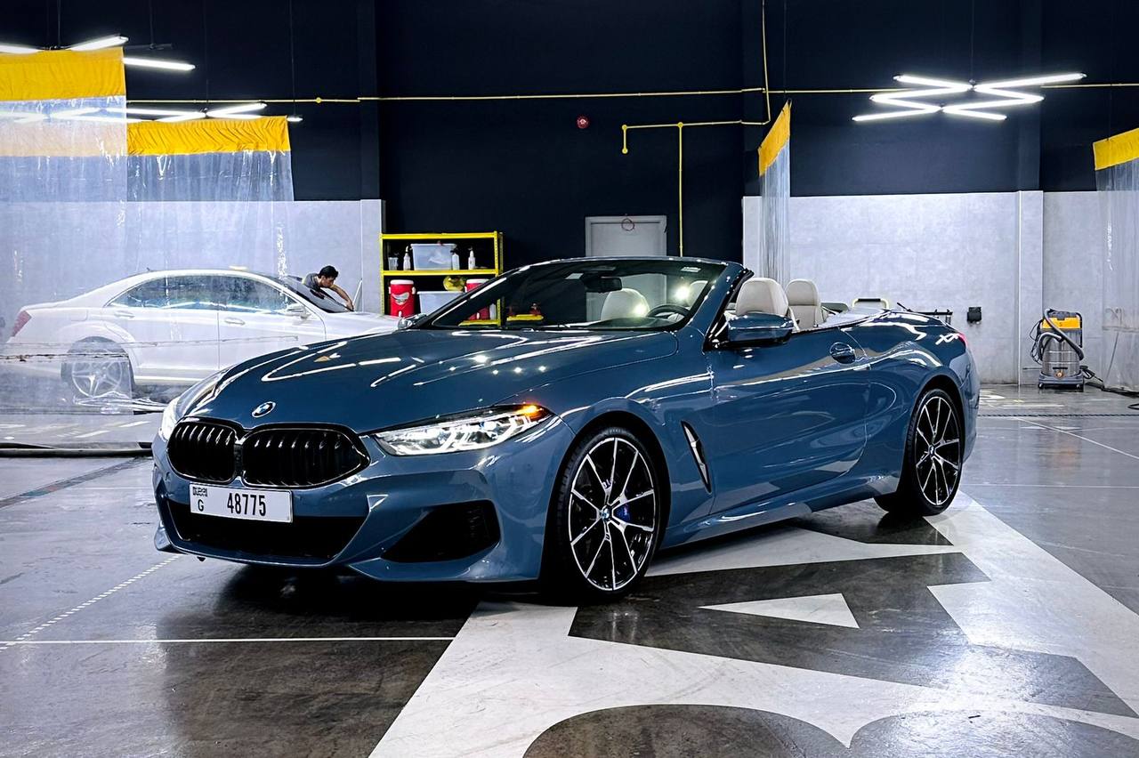 BMW 830i